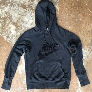 🦋 Vintage Nike Hooded Sweatshirt